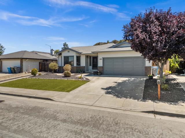 1031 Trinity Drive, Hollister CA: https://media.crmls.org/mediaz/ff45e82e-61ae-43ff-a7aa-8bfb718c83d0.jpg