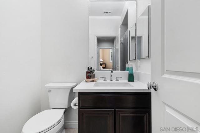 10518 Monterey Ridge Dr, San Diego CA: https://media.crmls.org/mediaz/ff4660af-1785-4989-89e2-c21e69c74ca6.jpg