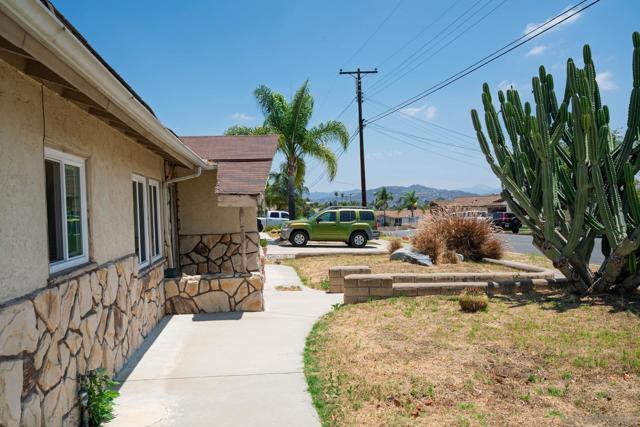 9530 Galston Drive, Santee CA: https://media.crmls.org/mediaz/ff468a55-7453-42c1-800c-3e044353cf7c.jpg