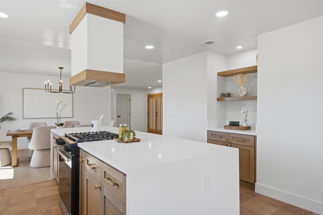 Detail Gallery Image 11 of 46 For 358 Spanish Spur, Fallbrook,  CA 92028 - 3 Beds | 2 Baths