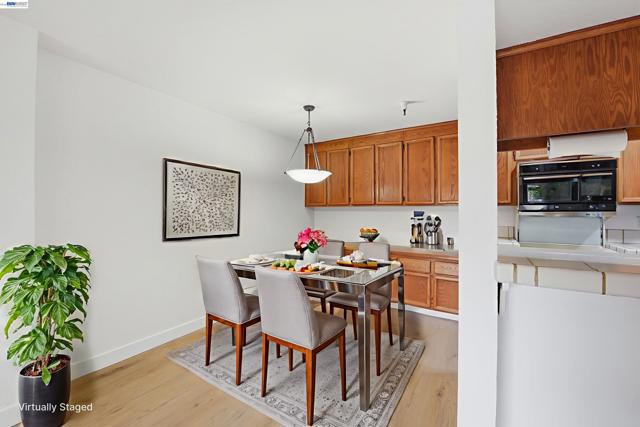 Image 13 of 37 For 1400 Carpentier St  315