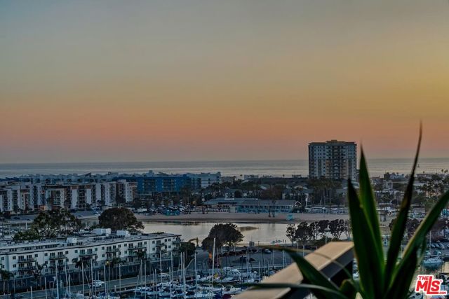 4335 Marina City Drive, Marina del Rey CA: https://media.crmls.org/mediaz/ff477017-4424-4b75-856e-1abea6adf3f3.jpg