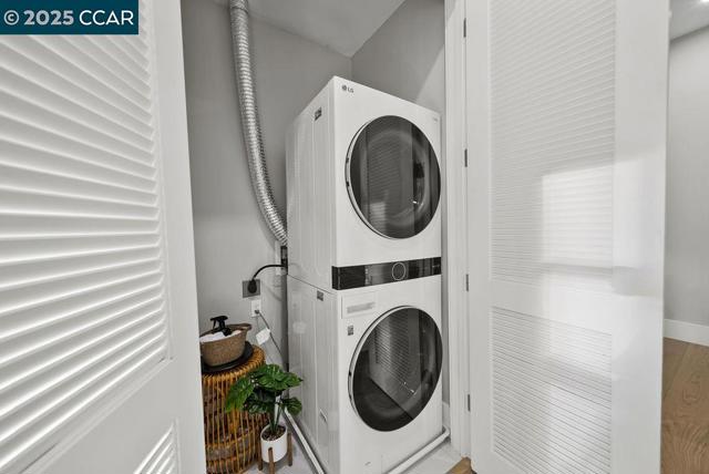 600 Hartz Ave, Danville CA: https://media.crmls.org/mediaz/ff477ef9-0e47-4660-9444-171fa41dc683.jpg