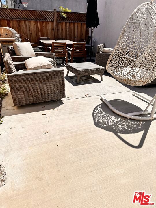 418 N Stanley Avenue, Los Angeles CA: https://media.crmls.org/mediaz/ff478718-a637-4f71-8f90-1bfe84aa3749.jpg