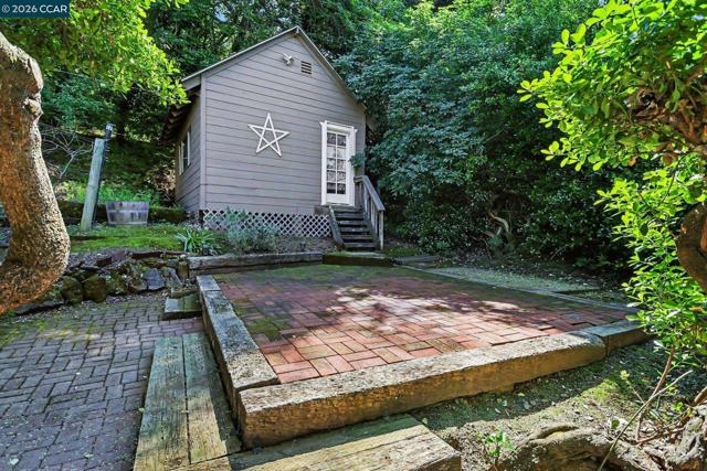 1451 Franklin Canyon Rd, Martinez CA: https://media.crmls.org/mediaz/ff47a10c-2d5e-4678-81b9-0ece9b1920e6.jpg