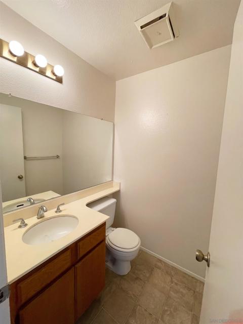 4165 Porte de Merano, San Diego, California 92122, 3 Bedrooms Bedrooms, ,2 BathroomsBathrooms,Townhouse,For Sale,Porte de Merano,250020986SD