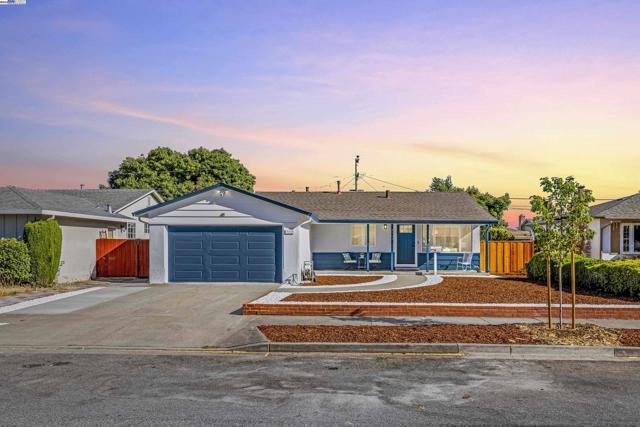 4564 Piper St, Fremont CA: https://media.crmls.org/mediaz/ff4943f9-84dc-4089-890d-9ec6cbb64529.jpg