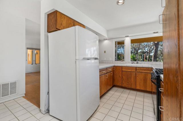 Image 41 of 57 For 1859 Zapo St