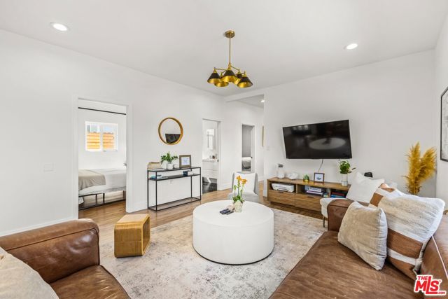 4017 Michigan Avenue, Los Angeles CA: https://media.crmls.org/mediaz/ff4aab30-95ca-4f39-8b7c-6081ccecb232.jpg