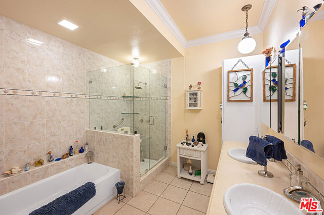 5216 YARMOUTH Avenue, 106 photo 7