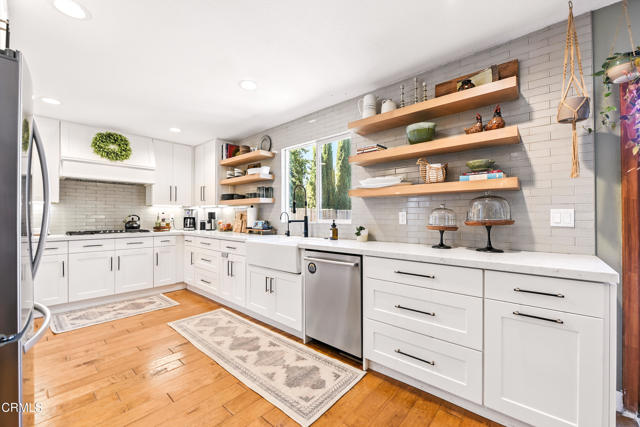 497 Azalea Street, Thousand Oaks CA: https://media.crmls.org/mediaz/ff4ac8ff-1927-4896-a6fe-2ab0debf7b13.jpg