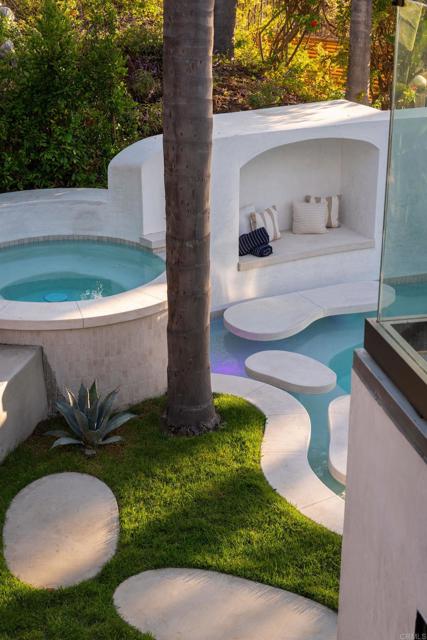 Detail Gallery Image 49 of 56 For 14847 Vista Del Oceano, Del Mar,  CA 92014 - 5 Beds | 4 Baths