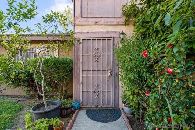 Image 3 of 24 For 1302 San Ysidro  Unit C