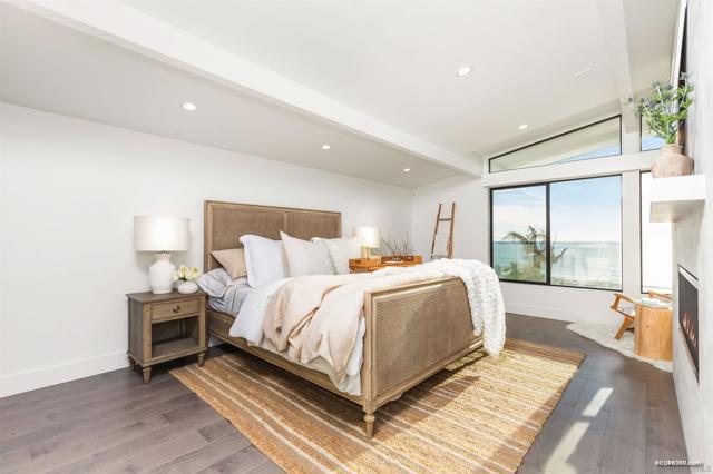 5527 Calumet Ave, La Jolla CA: https://media.crmls.org/mediaz/ff4c25ed-5273-4d57-a90c-772c6e45bd5d.jpg