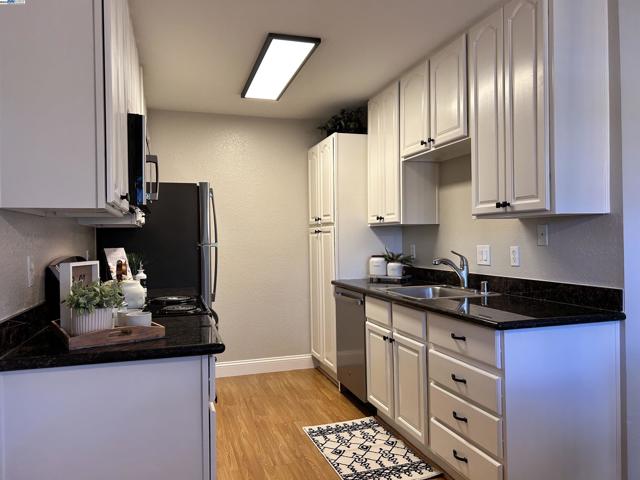 900 Cambridge Dr, Benicia CA: https://media.crmls.org/mediaz/ff4c9839-005e-47cc-a8e4-9e50af1fa412.jpg