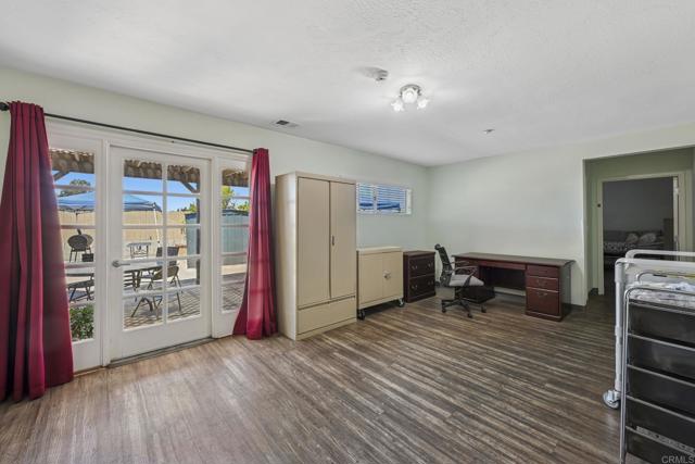 Detail Gallery Image 8 of 74 For 5979 Harps Ct, San Diego,  CA 92114 - – Beds | – Baths