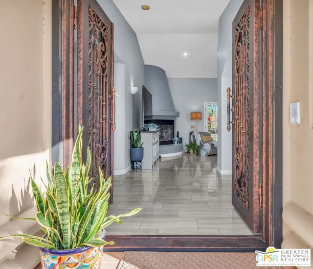 38610 Desert Mirage Drive, Palm Desert CA: https://media.crmls.org/mediaz/ff4dacdb-40b1-4b75-99fb-819989f67acc.jpg