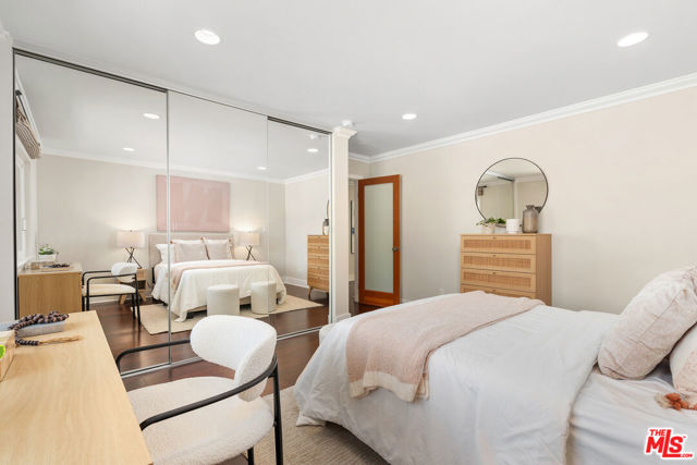 2771 Claray Drive, Los Angeles CA: https://media.crmls.org/mediaz/ff4de631-8176-49b8-977b-b2ff540cd39b.jpg