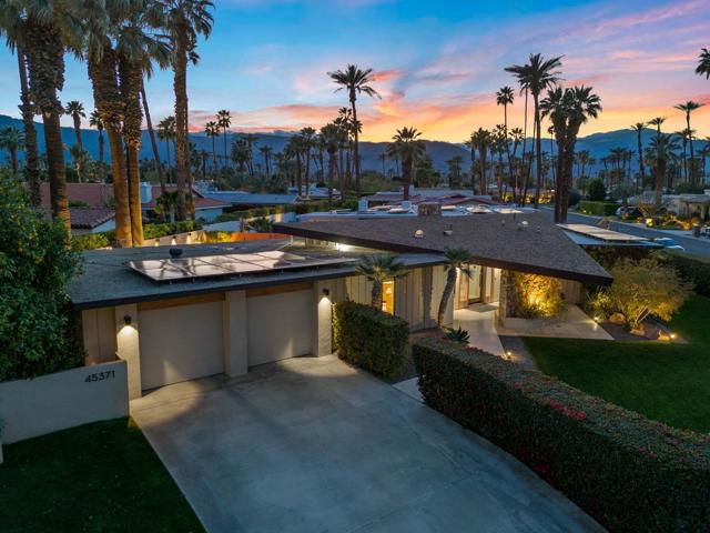 45371 Rancho Palmeras Drive, Indian Wells CA: https://media.crmls.org/mediaz/ff4e1157-3d50-46a3-a6c1-2d85db0ea94f.jpg