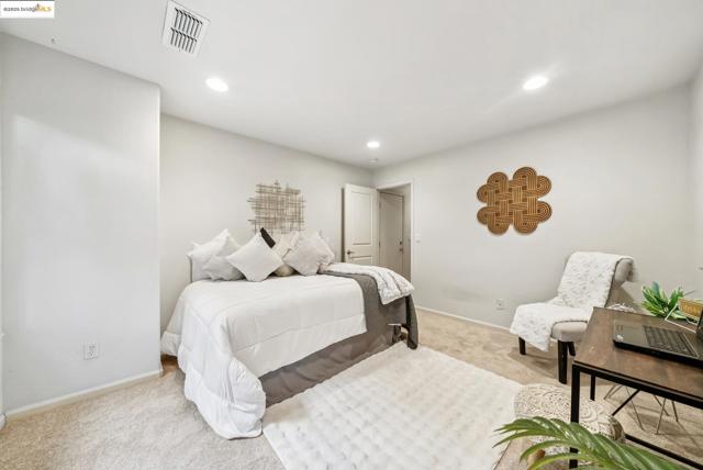 1861 Parkside Dr, Concord CA: https://media.crmls.org/mediaz/ff4e3fd0-7c83-47df-a1e5-1145f9017fbd.jpg