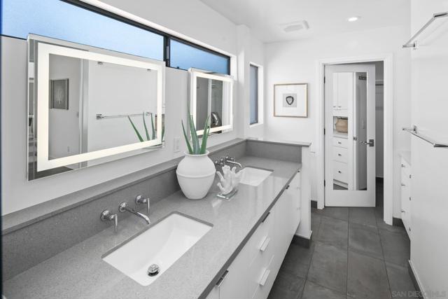 4465 GESNER STREET, San Diego CA: https://media.crmls.org/mediaz/ff4e6fc2-6168-413d-b939-443247d9ce77.jpg