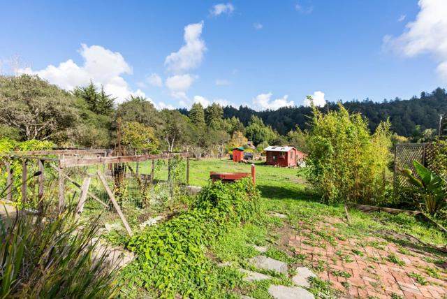 2301 Soquel San Jose Road, Soquel CA: https://media.crmls.org/mediaz/ff4eb3cb-d3b5-43d4-8c13-cf6d83d4e50f.jpg