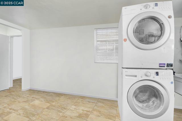 2014 109Th Ave, Oakland CA: https://media.crmls.org/mediaz/ff4f9cb2-3e52-4b5a-9d5c-35ed363d6751.jpg