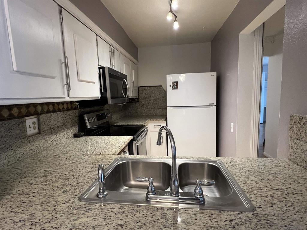 8043 Caminito De Pizza - photo 2