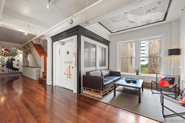 Image 6 of 27 For 950 9th Ave  