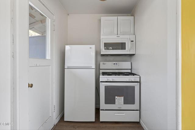 1211 Cruzero Street, Ojai CA: https://media.crmls.org/mediaz/ff4fd881-bbde-4b3c-a3bc-055b99a86ff8.jpg