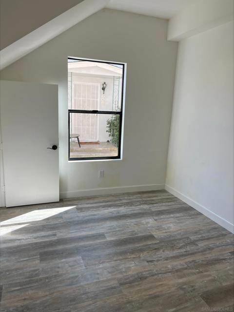 256 B Ave, Coronado CA: https://media.crmls.org/mediaz/ff4fe1ce-b862-46e3-a8b3-24935f7aea3e.jpg