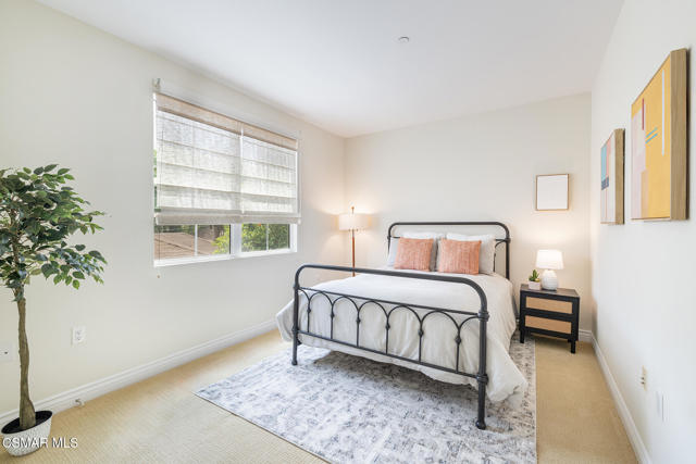 13200 Moorpark Street, Sherman Oaks CA: https://media.crmls.org/mediaz/ff509bc7-1b2c-413e-b817-dca5ff4f6331.jpg