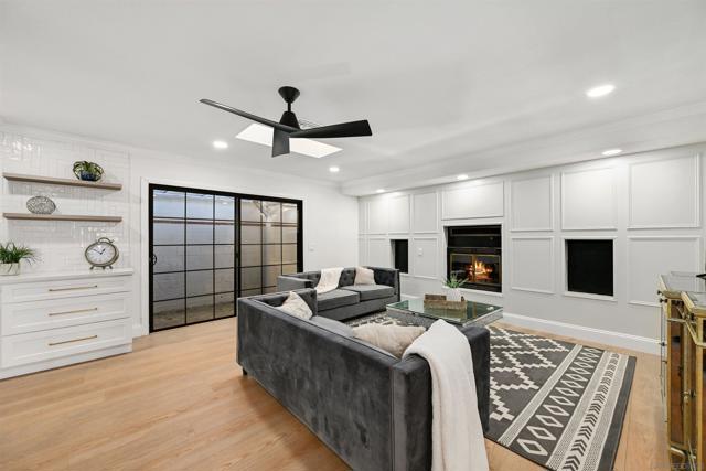 4367 Summit Dr, La Mesa CA: https://media.crmls.org/mediaz/ff521fc9-e67b-4fb7-813f-3338747b01a5.jpg
