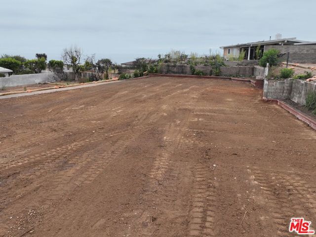 3649 Surfwood Road photo 3