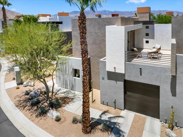 252 Breeze Loop, Palm Springs CA: https://media.crmls.org/mediaz/ff533da4-2731-498a-b0ff-53f69a9a6894.jpg