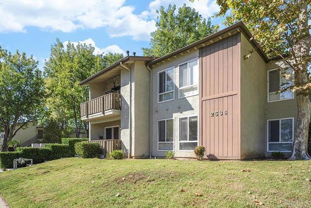2536 White Oak Place, Escondido CA: https://media.crmls.org/mediaz/ff5341d8-594a-4cc4-9196-87274ca0b1d2.jpg