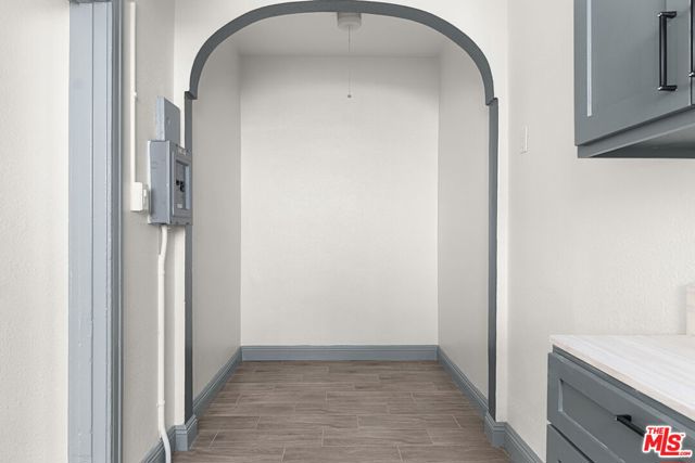 225 W Adams Boulevard, Los Angeles CA: https://media.crmls.org/mediaz/ff5342ae-0f94-4c3d-931c-5de7b5044660.jpg