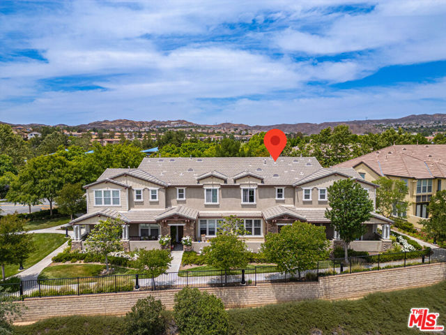 28504 Pietro Drive, Valencia CA: https://media.crmls.org/mediaz/ff539ffc-3523-4959-8e33-aa2f93d03e62.jpg