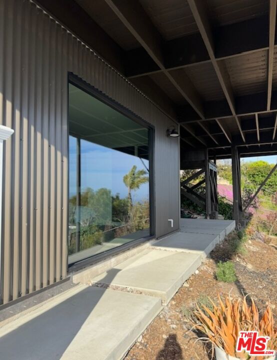1433 Silvius Avenue, San Pedro CA: https://media.crmls.org/mediaz/ff53a22e-d307-4bb4-8df5-54696b285f86.jpg