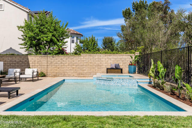 6072 Mandeville Place, Oak Park CA: https://media.crmls.org/mediaz/ff53fae4-707d-428c-a69d-37aa0a5e7d31.jpg