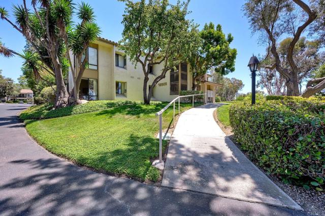 12505 Oaks North Drive, San Diego CA: https://media.crmls.org/mediaz/ff546dfd-24e8-4d8a-9c26-3ba23ae96003.jpg