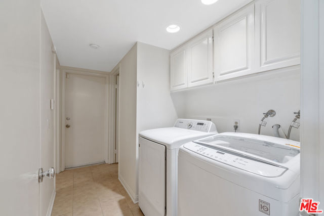 23454 Park Hermosa, Calabasas CA: https://media.crmls.org/mediaz/ff547646-5144-4873-8ee6-b1de974875c7.jpg