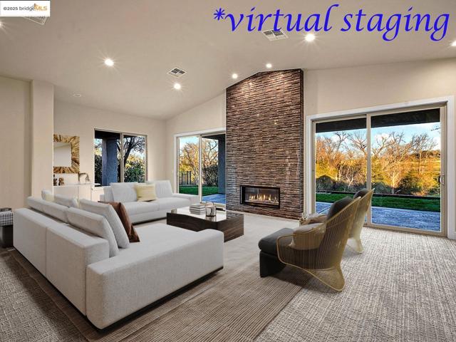 1816 Stone House LN, Lincoln CA: https://media.crmls.org/mediaz/ff5490eb-0972-41ac-8f48-82b964929bdd.jpg