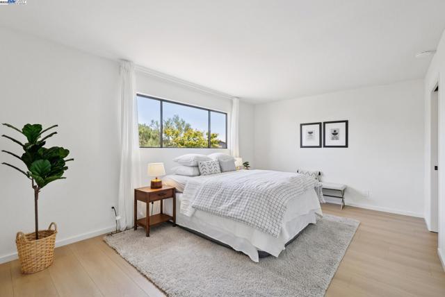 1230 Ballena Blvd, Alameda CA: https://media.crmls.org/mediaz/ff54cd13-08d8-44fd-98dc-4271fb3a14e1.jpg