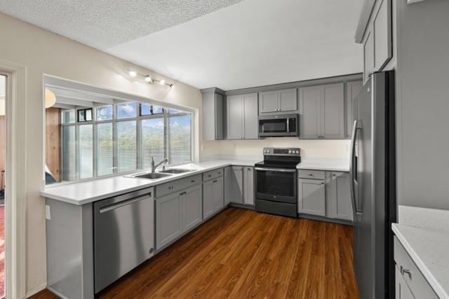 881 Terry Street, Monterey CA: https://media.crmls.org/mediaz/ff5523cb-8f96-443a-83ed-3f3c824952ea.jpg