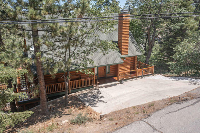 1307 Pigeon Road, Big Bear CA: https://media.crmls.org/mediaz/ff552b8a-bf3c-432b-b07c-ee14f18a5c4b.jpg