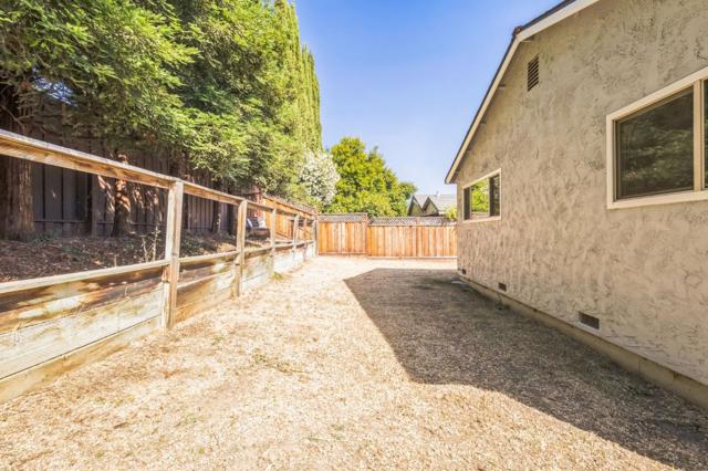 5194 Running Bear Drive, San Jose CA: https://media.crmls.org/mediaz/ff56cee3-4789-4384-addc-fc177f63ab44.jpg