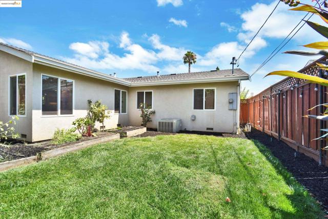 1443 Phantom Ave, San Jose CA: https://media.crmls.org/mediaz/ff56e19c-d9fc-40e3-9781-de88cdf33eac.jpg