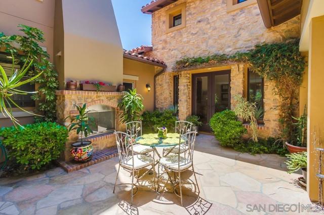 15609 Hayden Lake Place, San Diego CA: https://media.crmls.org/mediaz/ff56ebbf-1ab0-4b49-9919-83963c017ae8.jpg