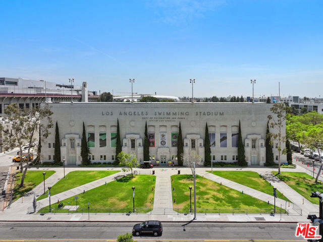 851 W 41st Drive, Los Angeles CA: https://media.crmls.org/mediaz/ff56f7e2-3607-4a44-9fea-b4156733a98e.jpg